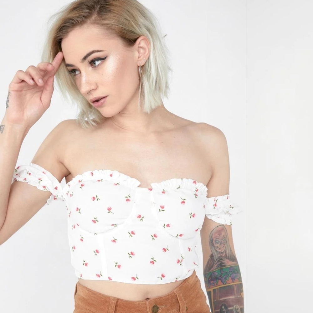 Le Lis NWT medium cropped top bustier off shoulder rose shirt